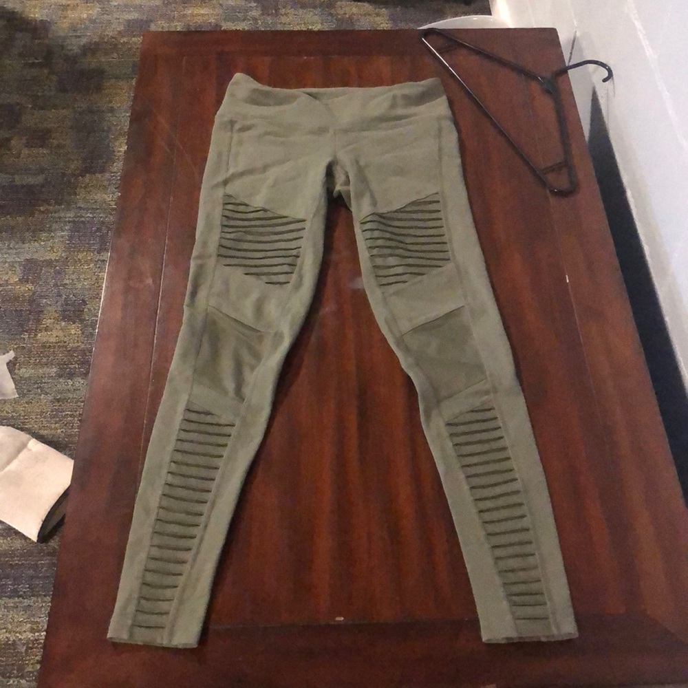Also Yoga dusty green low rise moto legging Xsmall